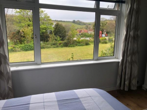 SunnyVale Valley View Cottage